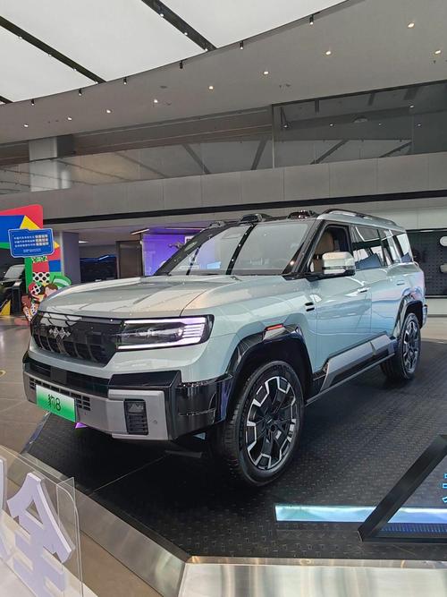 成都64比亚迪方程豹硬派越野的爆款，英菲尼迪35周年与你共成长